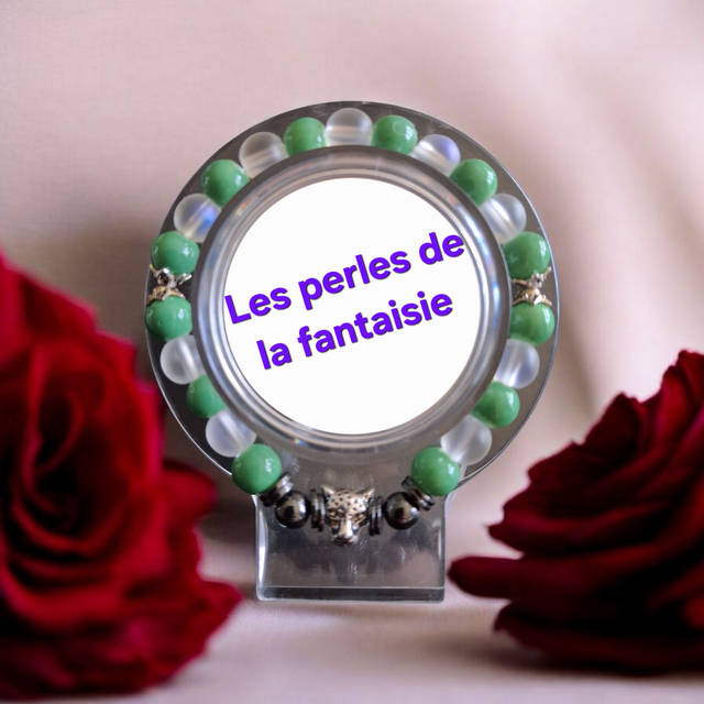 Bracelet perles de verre, perles hématite,breloque centrale léopard