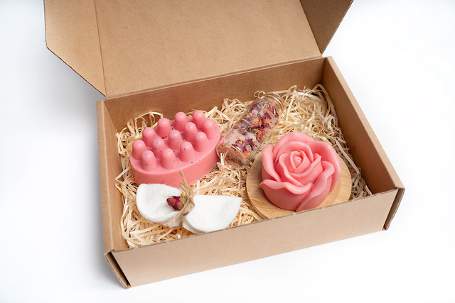 Rose Gift for her, birthday Gift Box, Handmade Gifts, natural vegangifts, plant based, gift for mum, plastic free gifts