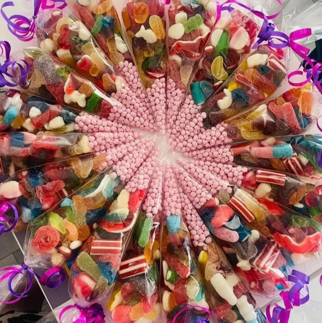 Sweet cones Pink and purple ribbon sweet cones