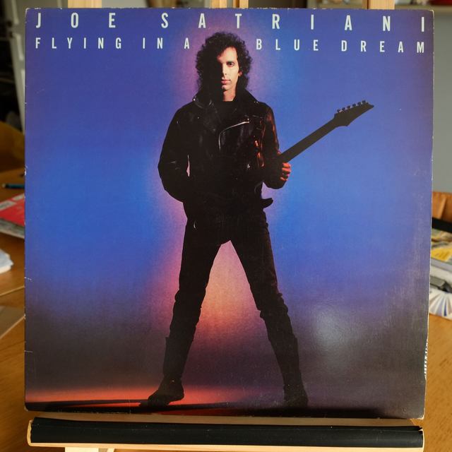 JOE SATRIANI - Flying in the blue dream