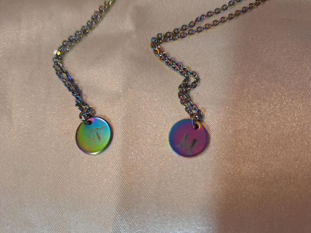 Collier pendentif rond Neochrome personnalisé