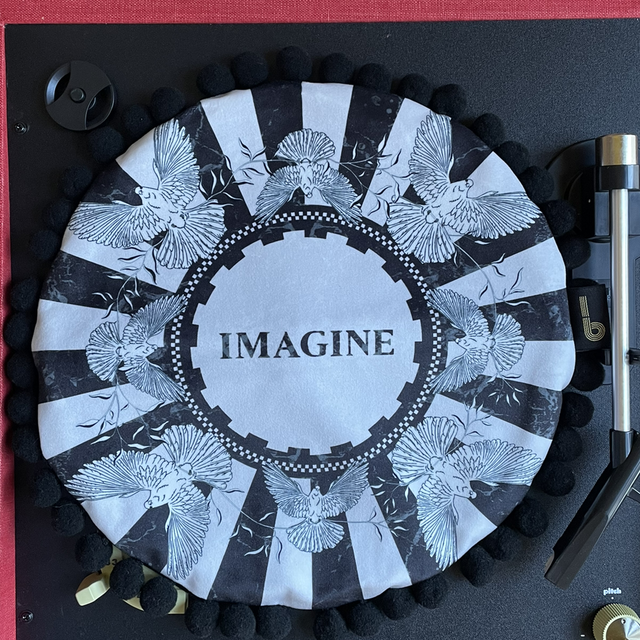 12” round - imagine bird Pom Pom 