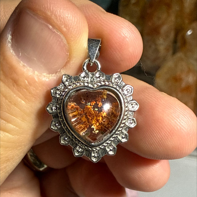 Garden quartz pendant 