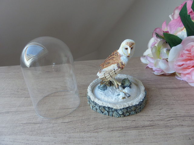 Sculpture en résine peinte – La magnifique chouette effraie – George McMonigle – Édition limitée The Franklin Mint – Sous cloche en verre