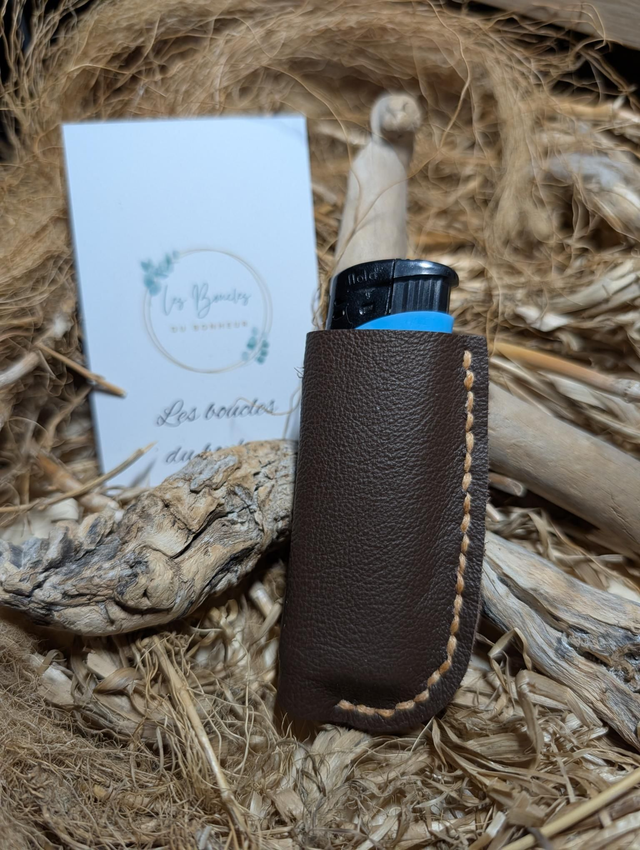 Étui à briquet marron couture beige