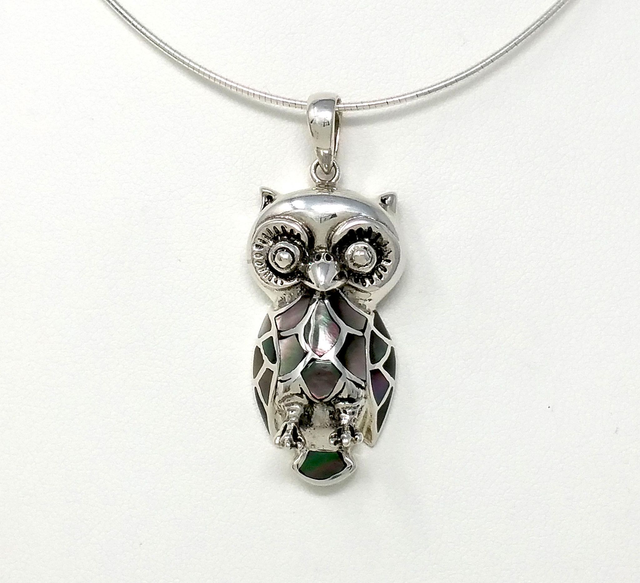 PENDENTIF HIBOU EN ARGENT MASSIF CORPS EN MOSAIQUE DE NACRE GRISE - VENDU SANS CHAINE - 4007