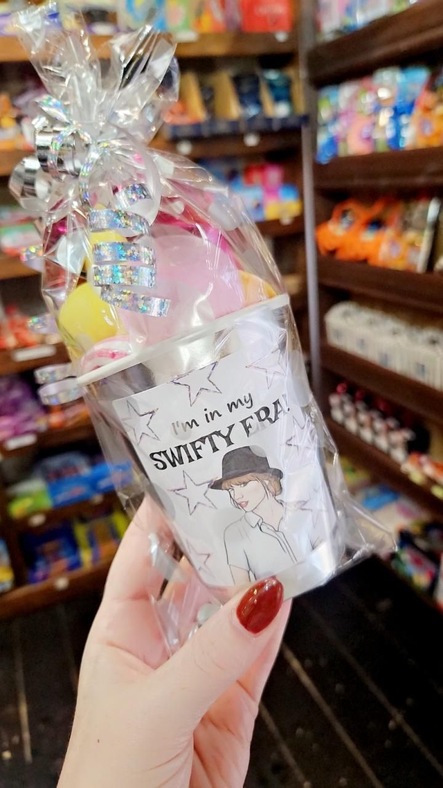 Swifty treat cup