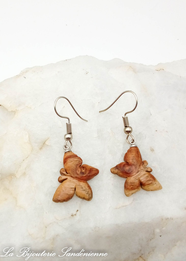 Papillon en bois de rose.