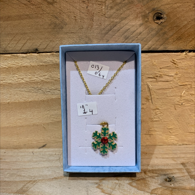 Green Snowflake Necklace 