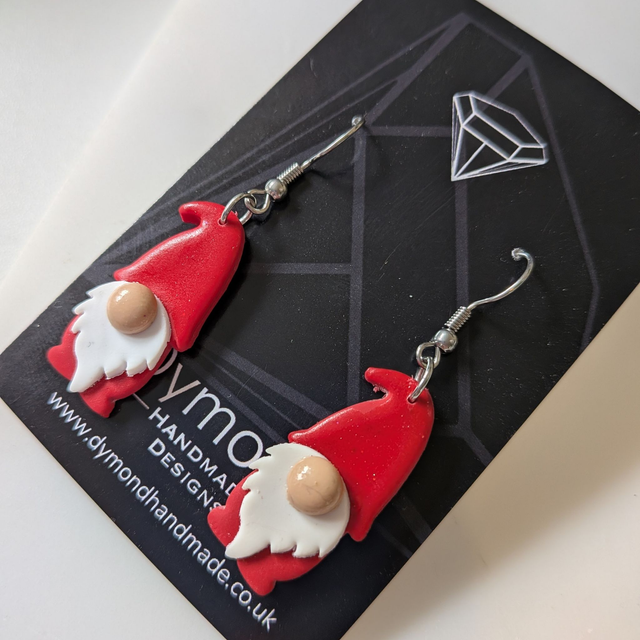 Christmas - gnome dangle earrings