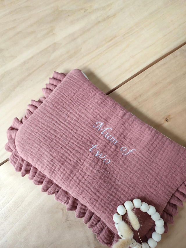 Pochette à volant avec broderie