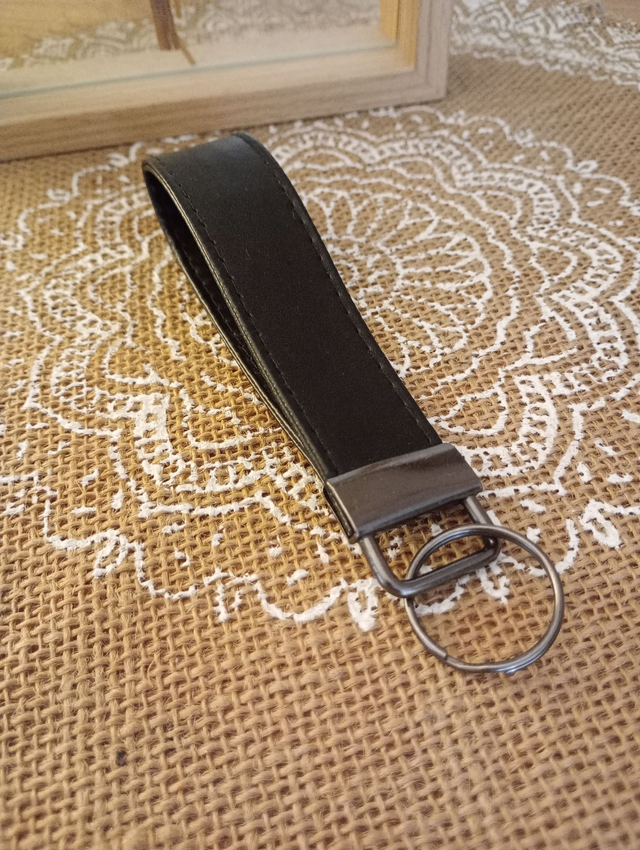 Porte clé boucle simili cuir