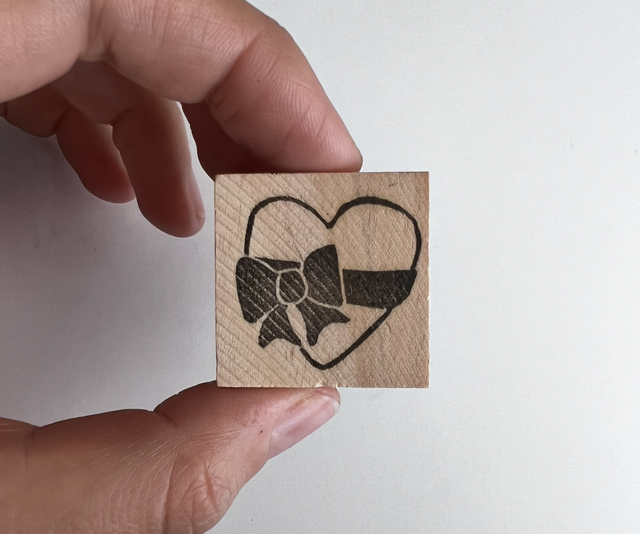 Tampon Noeud cœur (Jour 17 - Stamp-Tober 2025) 