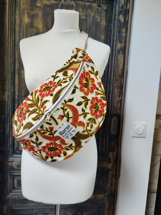 Sac banane XXL  upcycling  rouge 