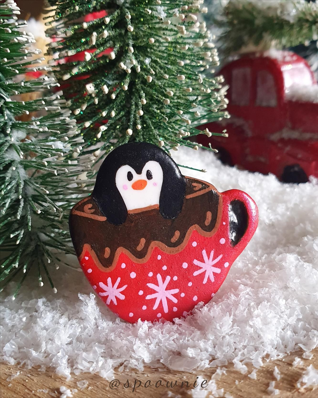 Pins Pingouin dans sa tasse de Chocolat chaud #2