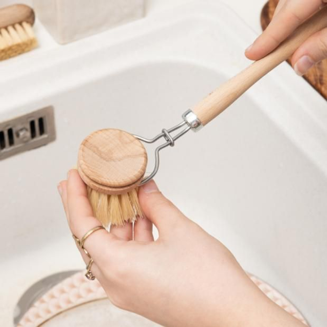 Brosse vaisselle à tête interchangeable
