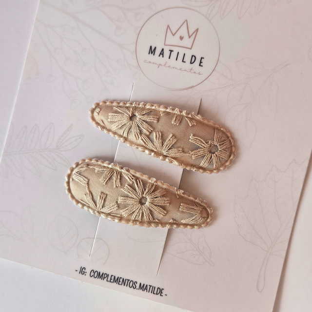 Clip Par 	Khaki Flores