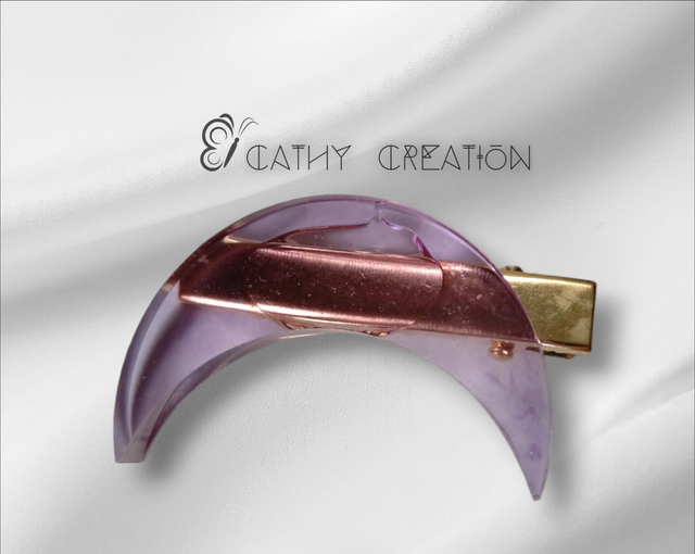 Pince à cheveux lune violette