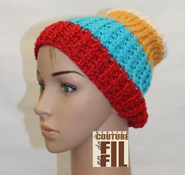 bonnet rouge turquoise et jaune écru