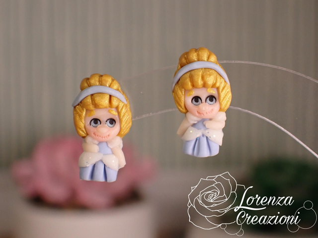 Orecchino a lobo modellato a mano artigianalmente, principessa Cenerentola, Cinderella