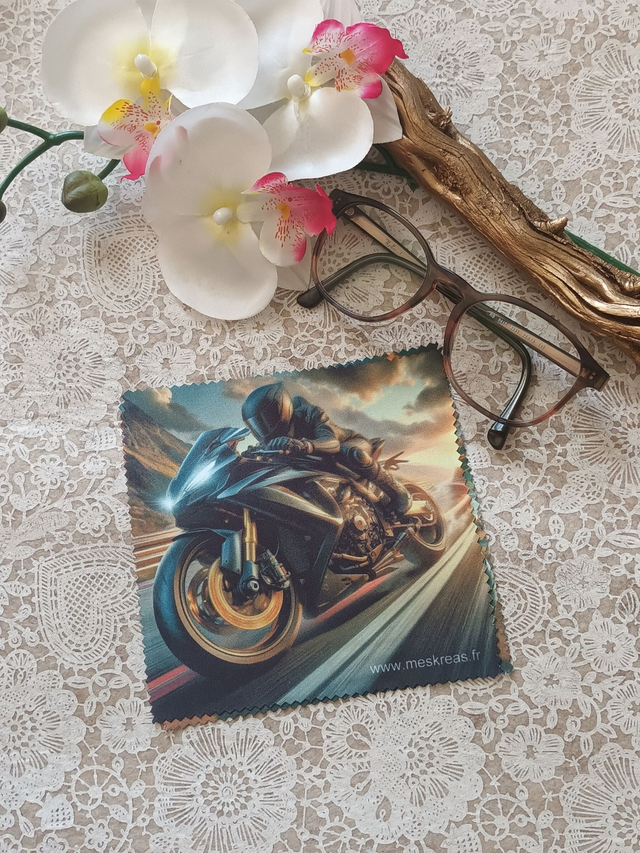 Chiffon Microfibre Moto Noire dans la Montagne