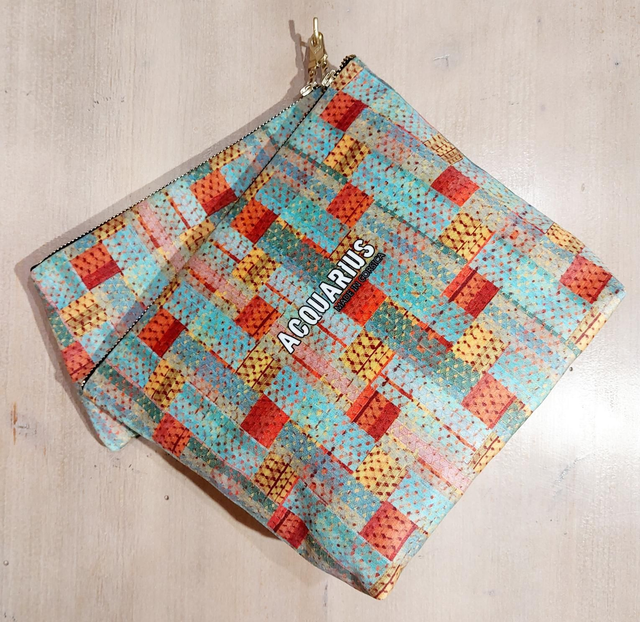 Madras Vert. Pochette et trousse en velours.
