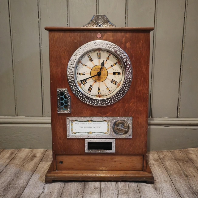 Bryan&#039;s Clock Twelvewin Penny Machine 