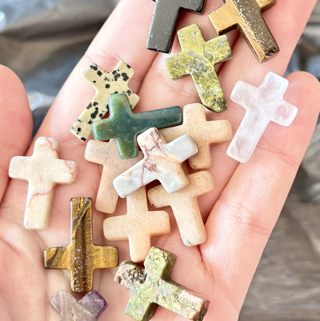 30 x Mixed crosses 