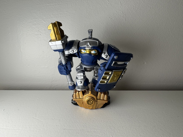 High Volt - Tech - Skylanders - SuperChargers