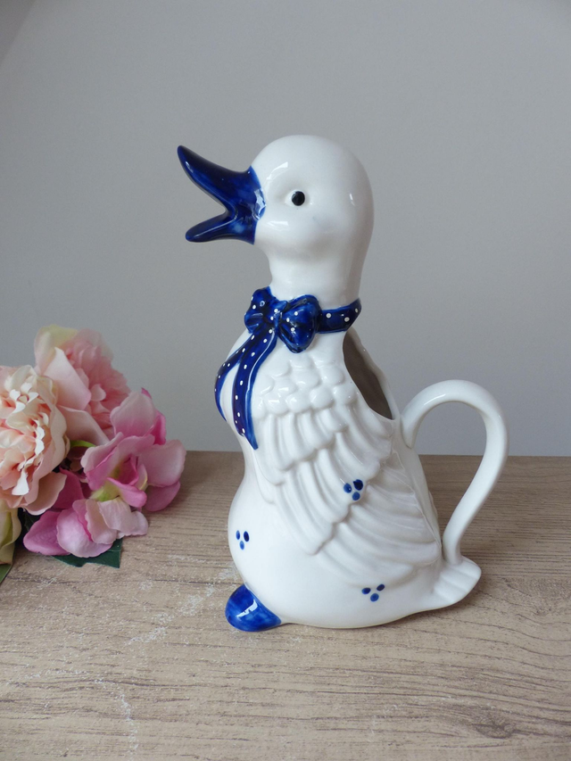 Porte ustensiles oie blanche en céramique peinte à la main vintage avec noeud bleu en ruban, oie et bébé oison décoration cuisine maison
