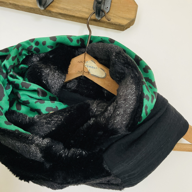 Écharpe étole panthère verte