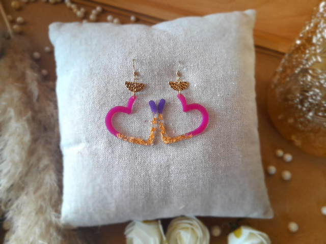 ✨ ALBA ✨ Boucles d&#039;oreilles &quot;cœur&quot; en résine colorée avec feuilles dorées - Rose violet doré 