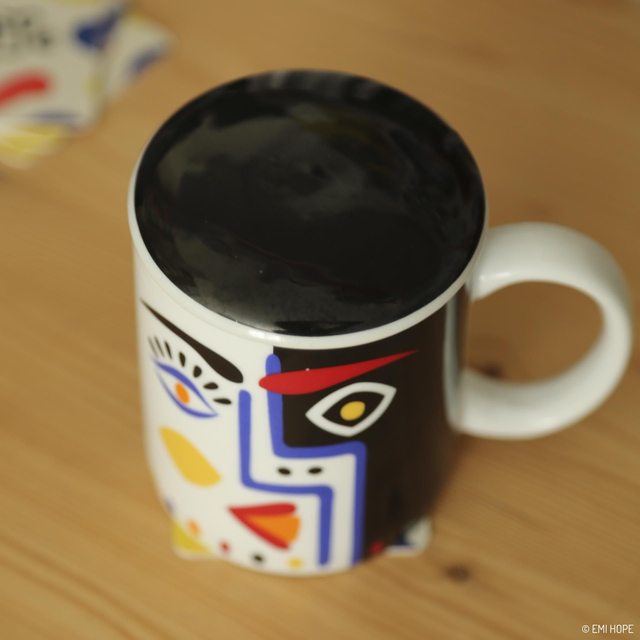 DESSOUS DE VERRE - ÉMI HOPE