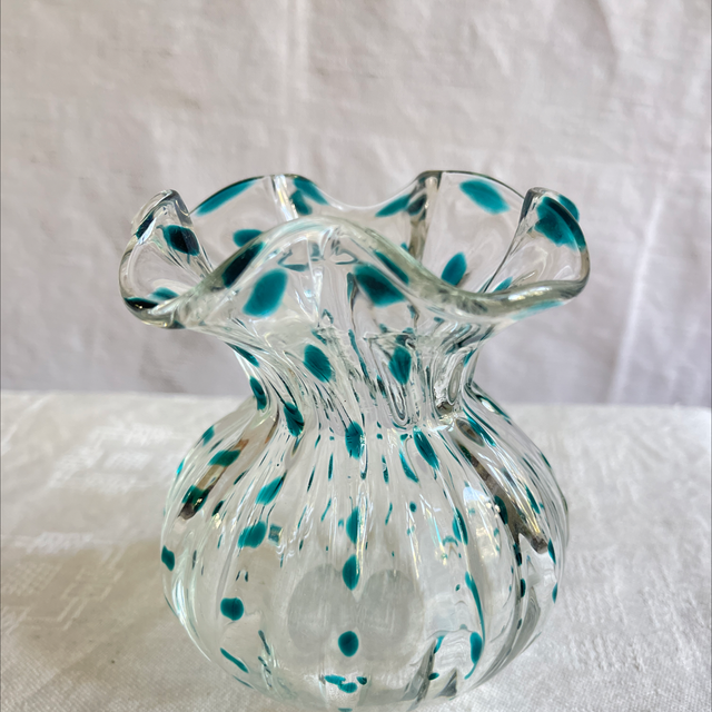 Vase aus Kristallglas mit grünen  Punkten  von Loetz aus den 30er Jahren