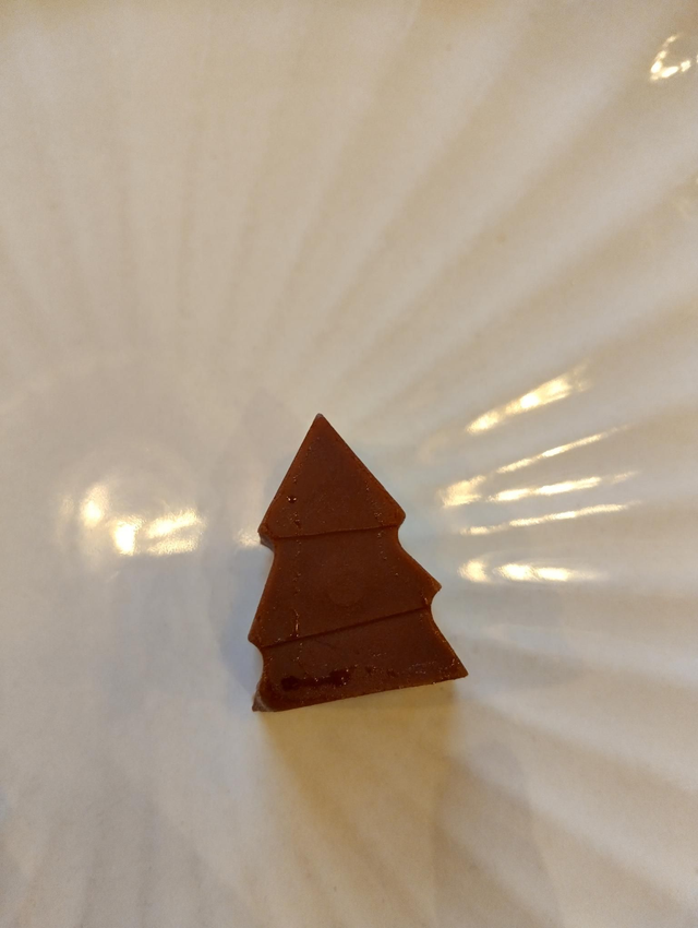 Vegan chocolate Christmas tree shapes x4