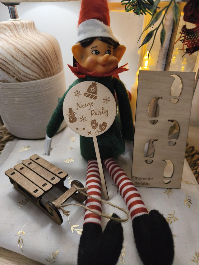 Kit “Neige Party du lutin farceur” – Pochoir empreinte + accessoires ❄️🎅