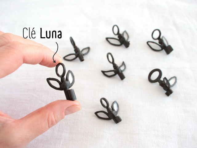 🗝️ Mini clé féerique Passe-Partout en vitrail