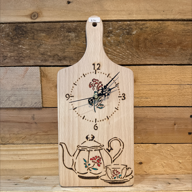 Chopping Board Pyrography Clock 