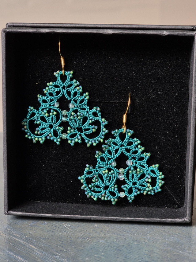Boucles d'oreille en dentelle Samira - avec perles en verre et perles fines