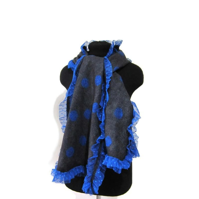 Sciarpa infeltrita di lana merino e seta in stile boho