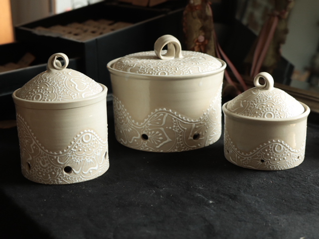 Potato, Onion &amp; Garlic Jars, white with white patterns