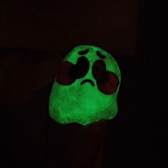 Glow in the dark ghosts clay pins