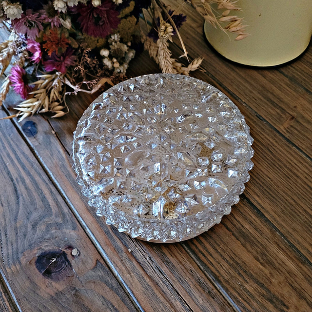 X Plafonnier ou applique murale vintage en verre moulé pointe de diamant