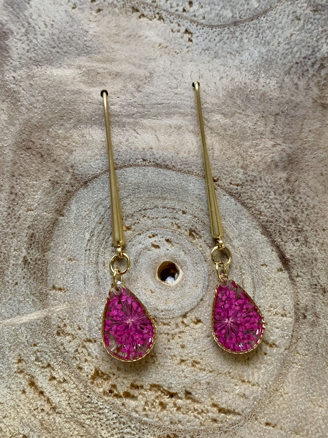 Roses : boucles d&#039;oreilles pendantes (dorées)