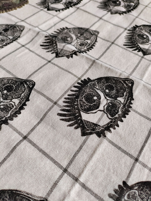 Torchon imprimé 50 x70 cm -linogravure " polycorie 2"