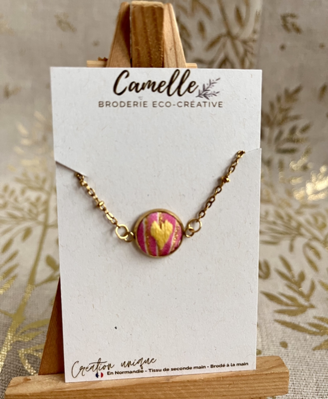 Bracelet brodé coeur  jaune