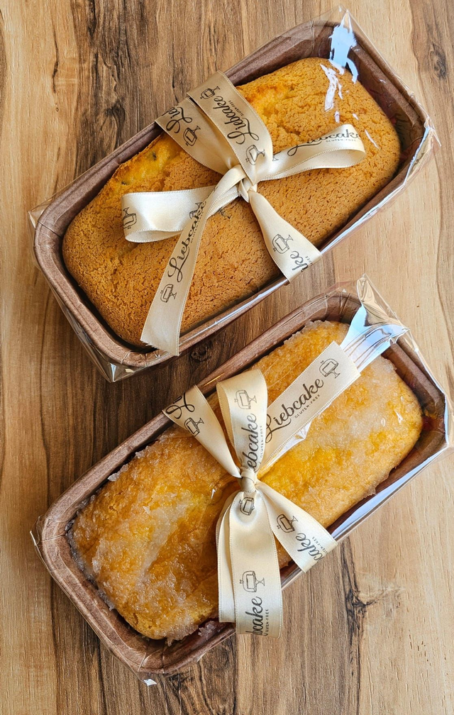 Medium carrot (Rüebli) Cake.