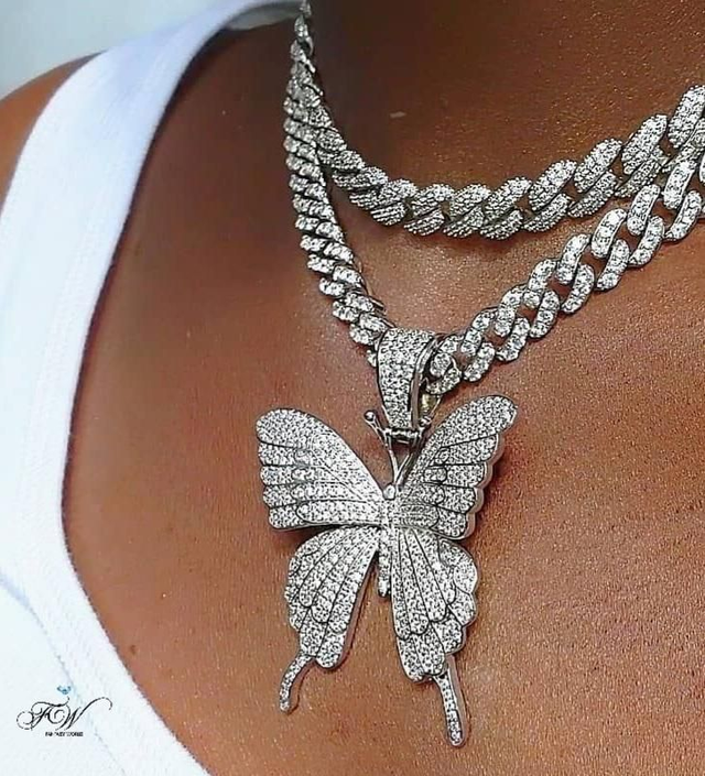 Collier pendentif papillon "DIAMOND BUTTERFLY"