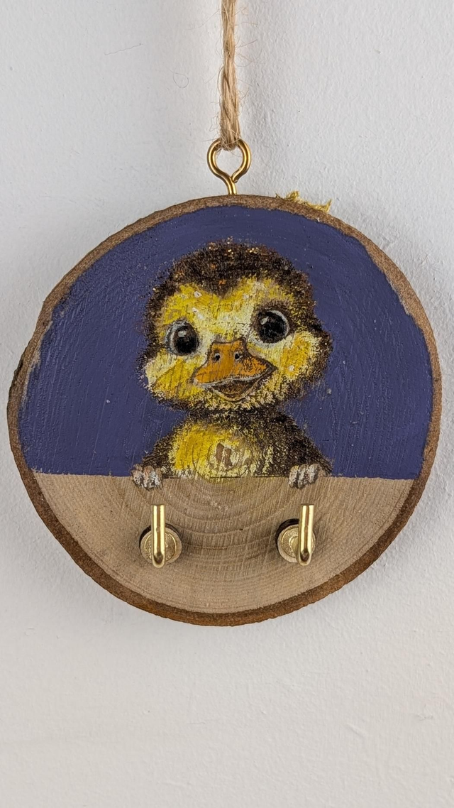 Peeking Duckling - Log slice with hooks