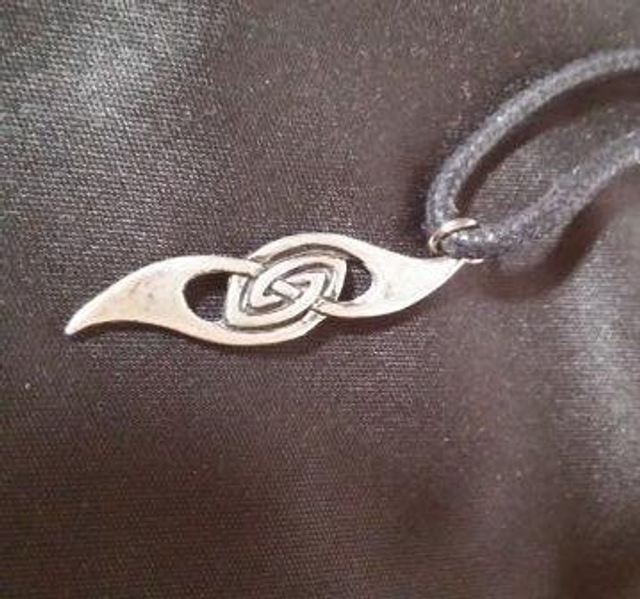 Pewter pendant (spiral link)